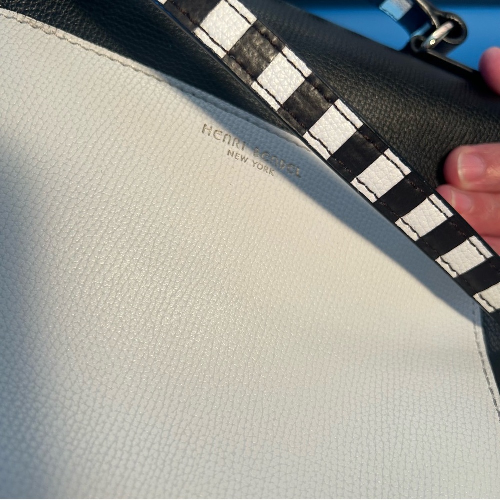 Henri Bendel crossbody fold over Robot Bag - Picture 7 of 14